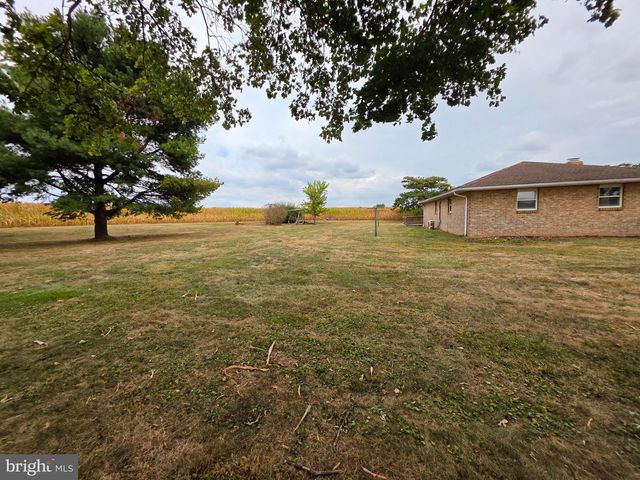 820 STORMS STORE RD, Gettysburg, PA 17325
