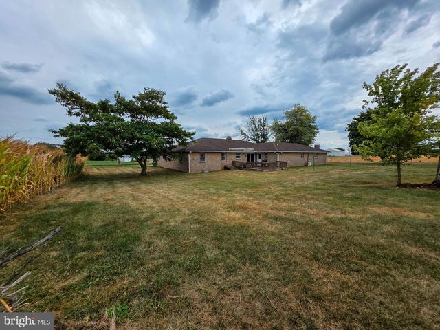 820 STORMS STORE RD, Gettysburg, PA 17325