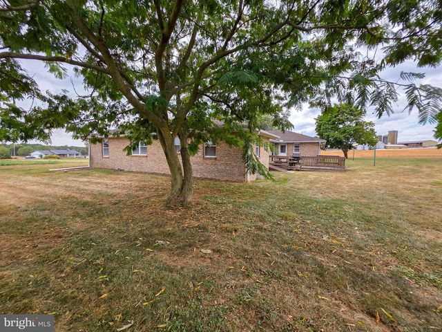 820 STORMS STORE RD, Gettysburg, PA 17325