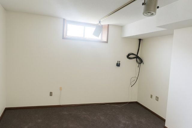 3632 Lynbrook Drive NE, Cedar Rapids, IA 52402