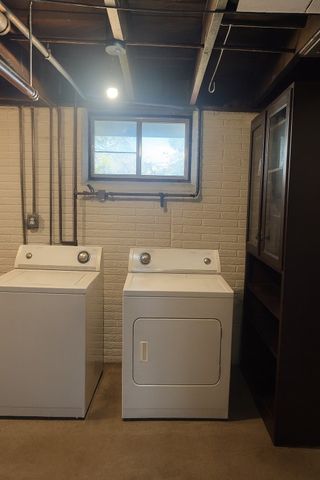 3632 Lynbrook Drive NE, Cedar Rapids, IA 52402