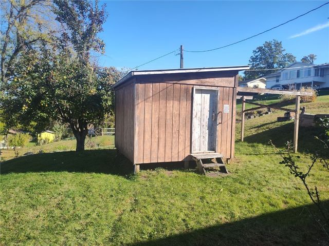 3632 Lynbrook Drive NE, Cedar Rapids, IA 52402