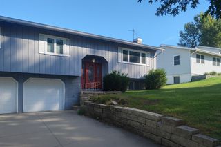 3632 Lynbrook Drive NE, Cedar Rapids, IA 52402