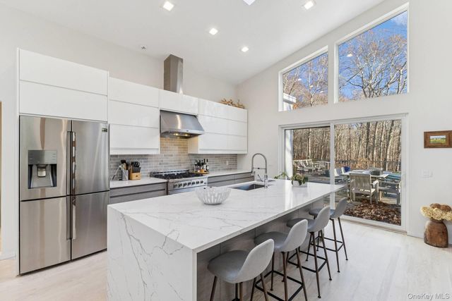 56 North Woods Lane, East Hampton, NY 11937