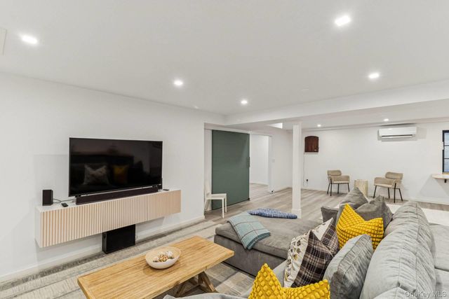 56 North Woods Lane, East Hampton, NY 11937