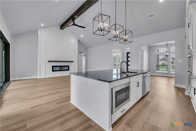 3065 Bella Vita Drive, Nolanville, TX 76559