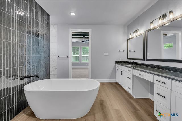 3065 Bella Vita Drive, Nolanville, TX 76559