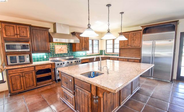 26255 Powell Ranch Rd, Sonora, CA 95370