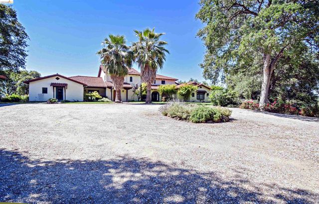 26255 Powell Ranch Rd, Sonora, CA 95370