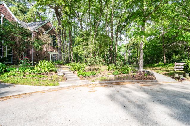 3810 Wildwood Valley Court, Houston, TX 77345