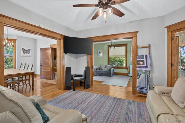 315 E Michigan Avenue, Saline, MI 48176