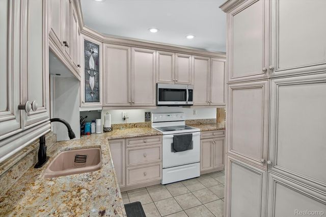 315 E Michigan Avenue, Saline, MI 48176