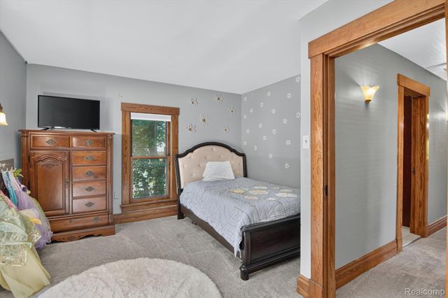 315 E Michigan Avenue, Saline, MI 48176