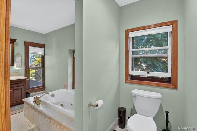 315 E Michigan Avenue, Saline, MI 48176