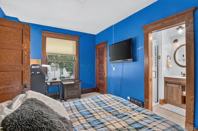 315 E Michigan Avenue, Saline, MI 48176