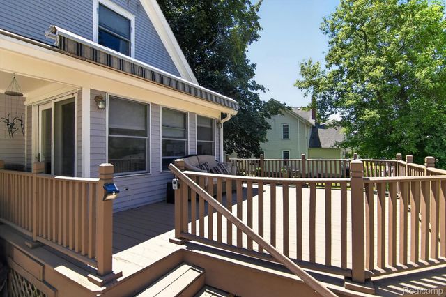 315 E Michigan Avenue, Saline, MI 48176