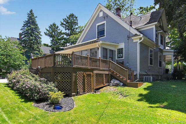 315 E Michigan Avenue, Saline, MI 48176