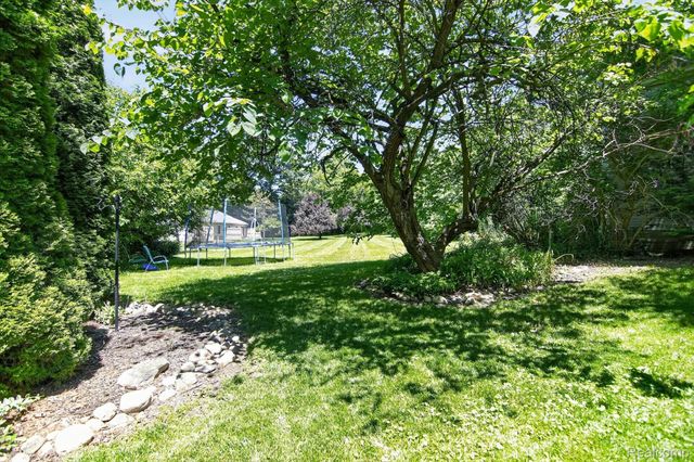 315 E Michigan Avenue, Saline, MI 48176