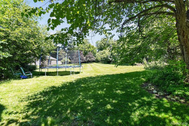 315 E Michigan Avenue, Saline, MI 48176