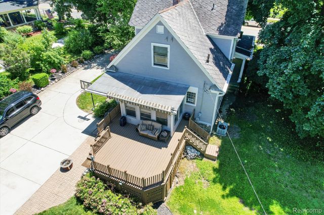 315 E Michigan Avenue, Saline, MI 48176