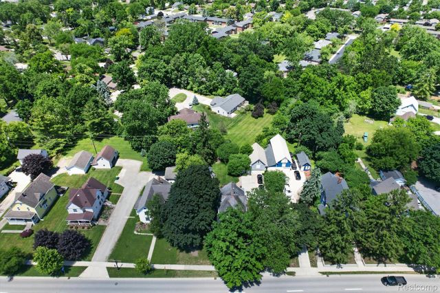 315 E Michigan Avenue, Saline, MI 48176