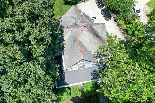 315 E Michigan Avenue, Saline, MI 48176