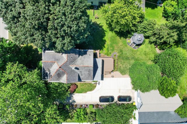 315 E Michigan Avenue, Saline, MI 48176
