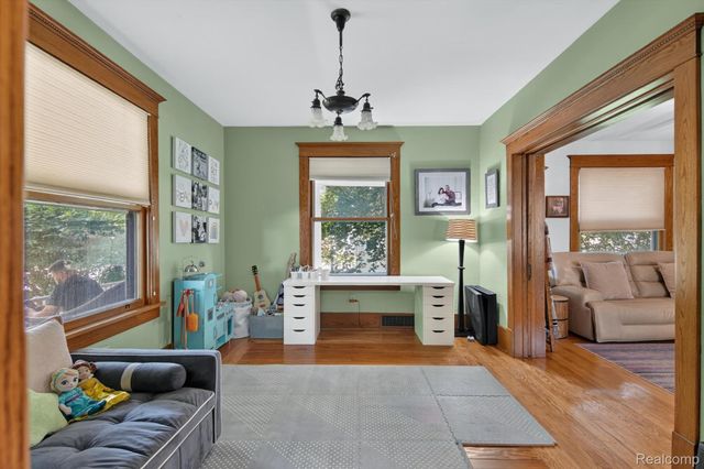 315 E Michigan Avenue, Saline, MI 48176