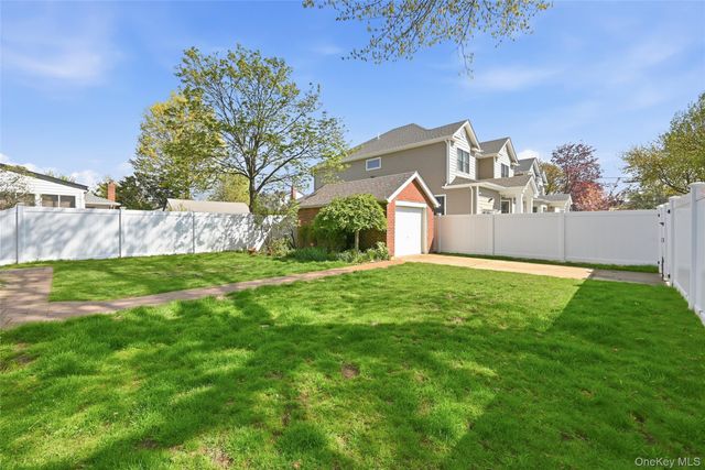 168 Latham Road, Mineola, NY 11501