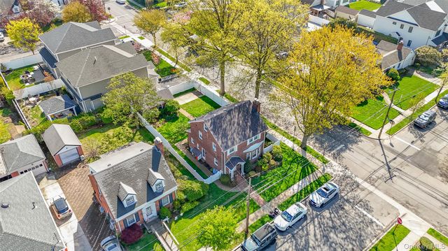 168 Latham Road, Mineola, NY 11501