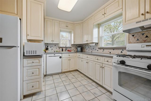 168 Latham Road, Mineola, NY 11501