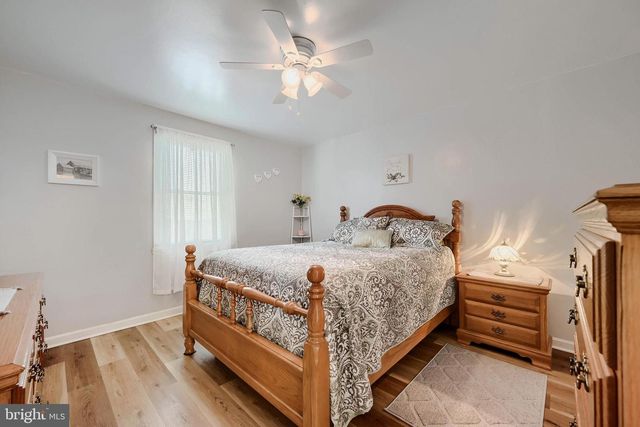 8103 MURRAY POINT RD, Baltimore, MD 21222