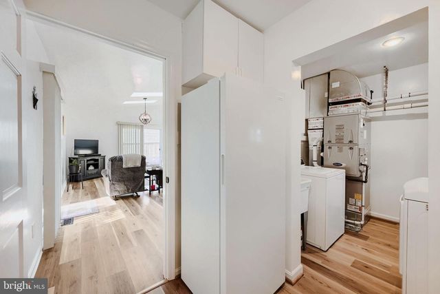 8103 MURRAY POINT RD, Baltimore, MD 21222