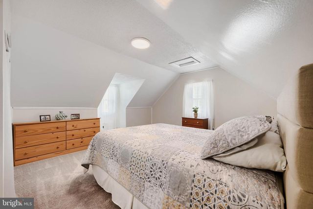 8103 MURRAY POINT RD, Baltimore, MD 21222