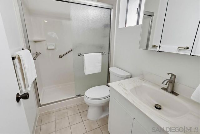 929 Amistad Ct A, El Cajon, CA 92019