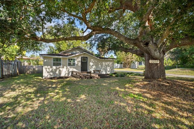 2210 DIXIE AVENUE, Punta Gorda, FL 33950