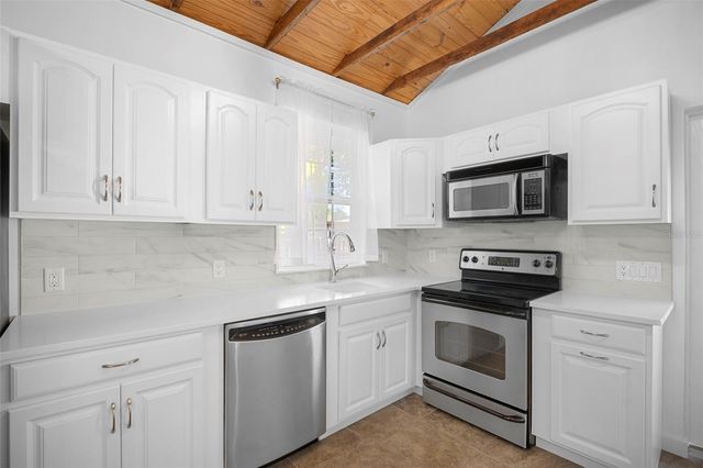 2210 DIXIE AVENUE, Punta Gorda, FL 33950