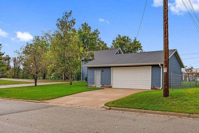 124 Mill STREET, Holmen, WI 54636