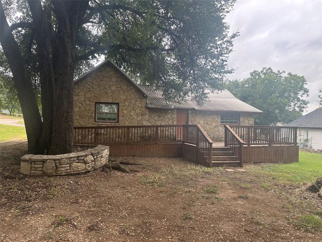 607 Bryan Street, Glen Rose, TX 76043