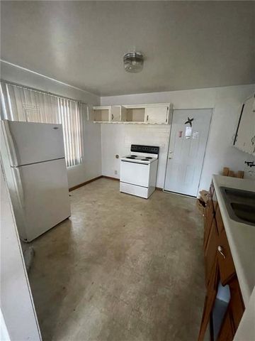 2443 S Sterling Avenue, Independence, MO 64052