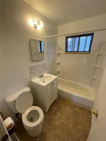 2443 S Sterling Avenue, Independence, MO 64052