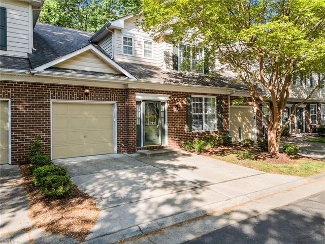5889 Echingham DR, Virginia Beach, VA 23464