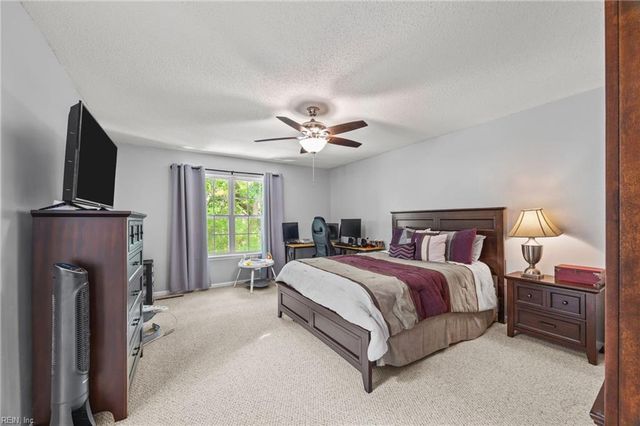 5889 Echingham DR, Virginia Beach, VA 23464