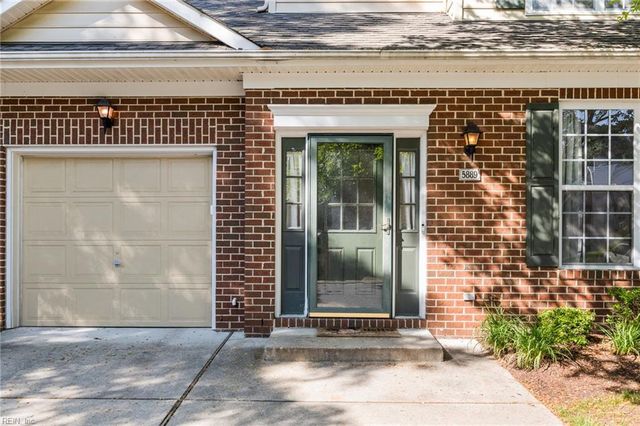 5889 Echingham DR, Virginia Beach, VA 23464