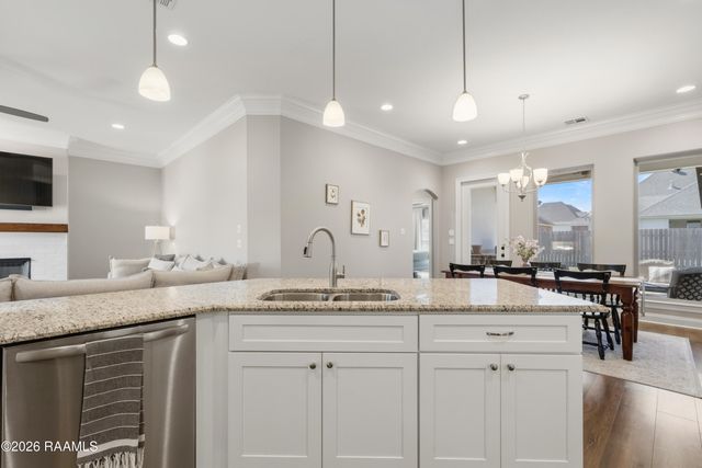 612 Easy Rock Landing Drive, Broussard, LA 70518