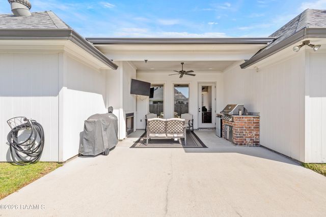 612 Easy Rock Landing Drive, Broussard, LA 70518