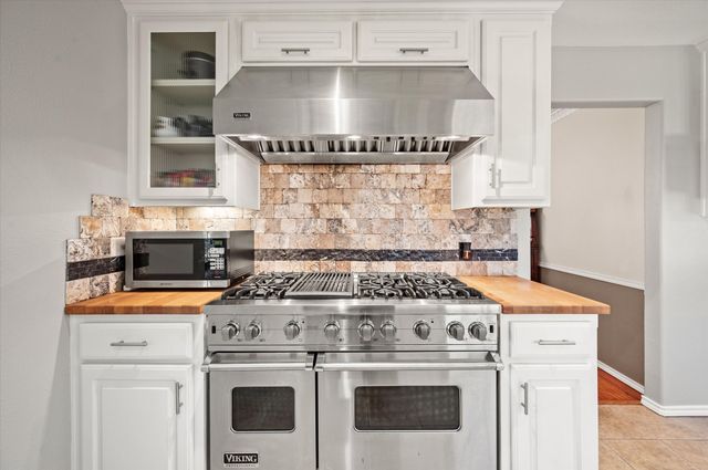 129 E Louella Drive, Hurst, TX 76054