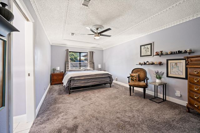 129 E Louella Drive, Hurst, TX 76054