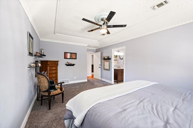 129 E Louella Drive, Hurst, TX 76054