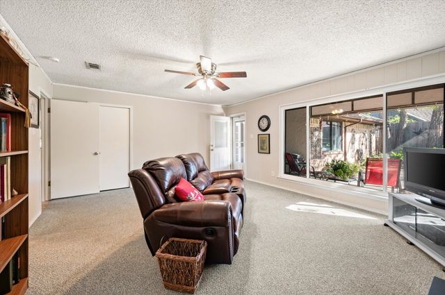 129 E Louella Drive, Hurst, TX 76054